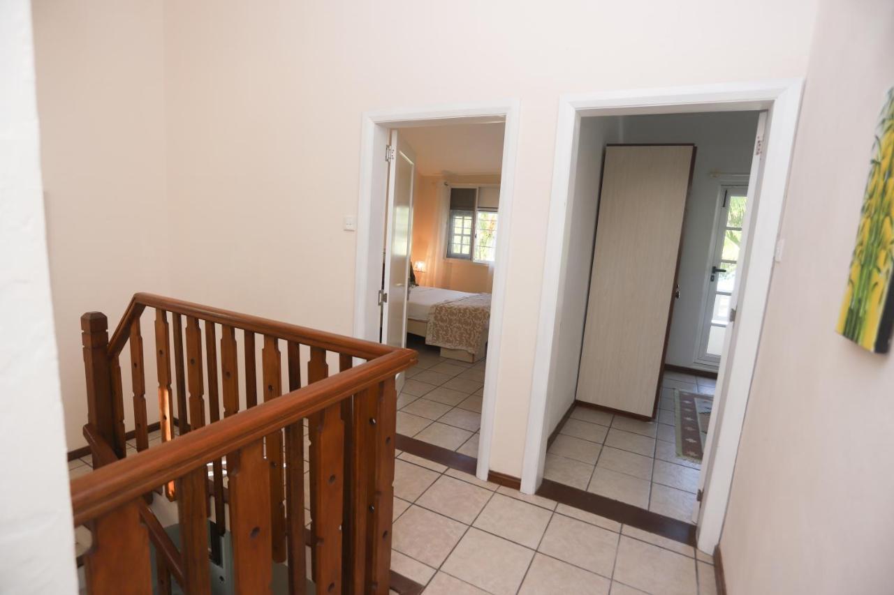 Fully Furnished Luxury Villa 3 Right On A Blue Ocean Belle Mare Extérieur photo
